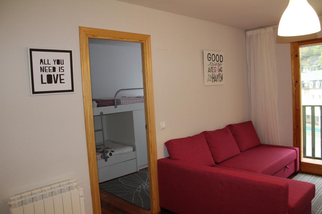 Vivienda Turistica Pirineos XXI Apartment Canfranc Room photo